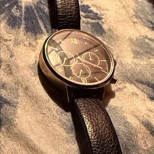 QRTZ Japanese movement stainless Steel case back watch leather Euc